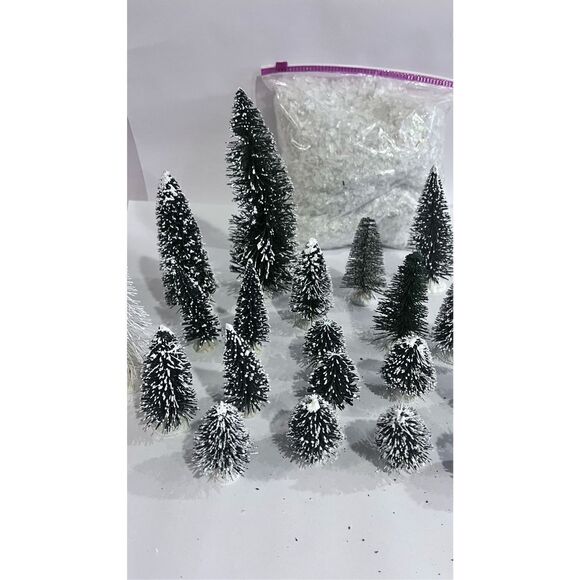 LEMAX HOLIDAY TIME CHRISTMAS VILLAGE BOTTLE NECK CHRISTMAS TREES SET 19 W/ SNOW - Picture 4 of 10